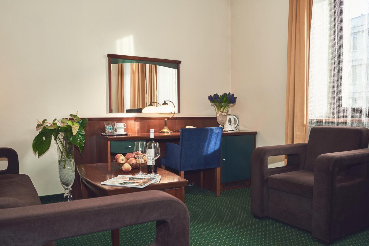 Nobilton Hotel كراكوفيا المظهر الخارجي الصورة